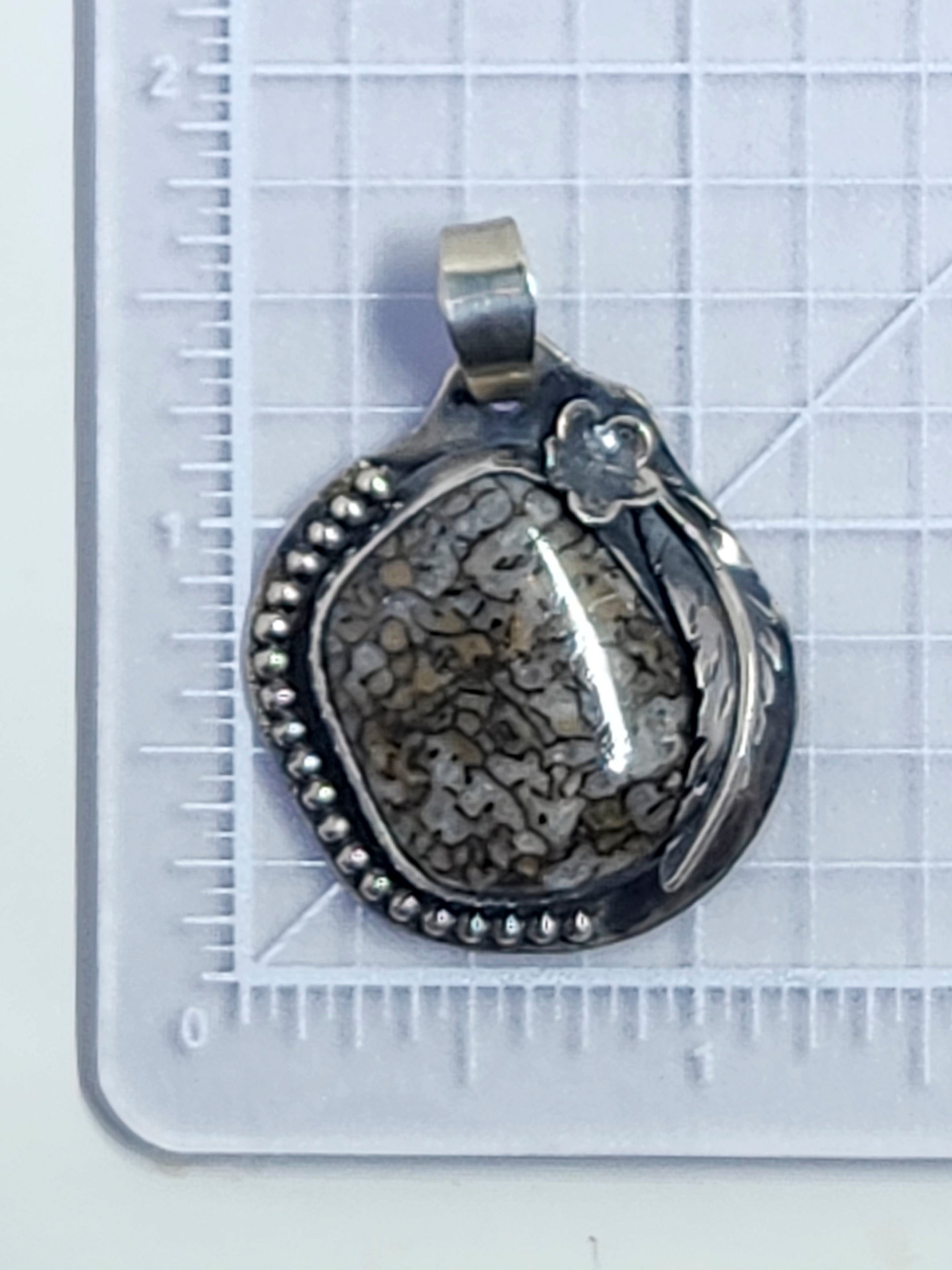 Dinosaur Gembone Pendant Set in Sterling Silver